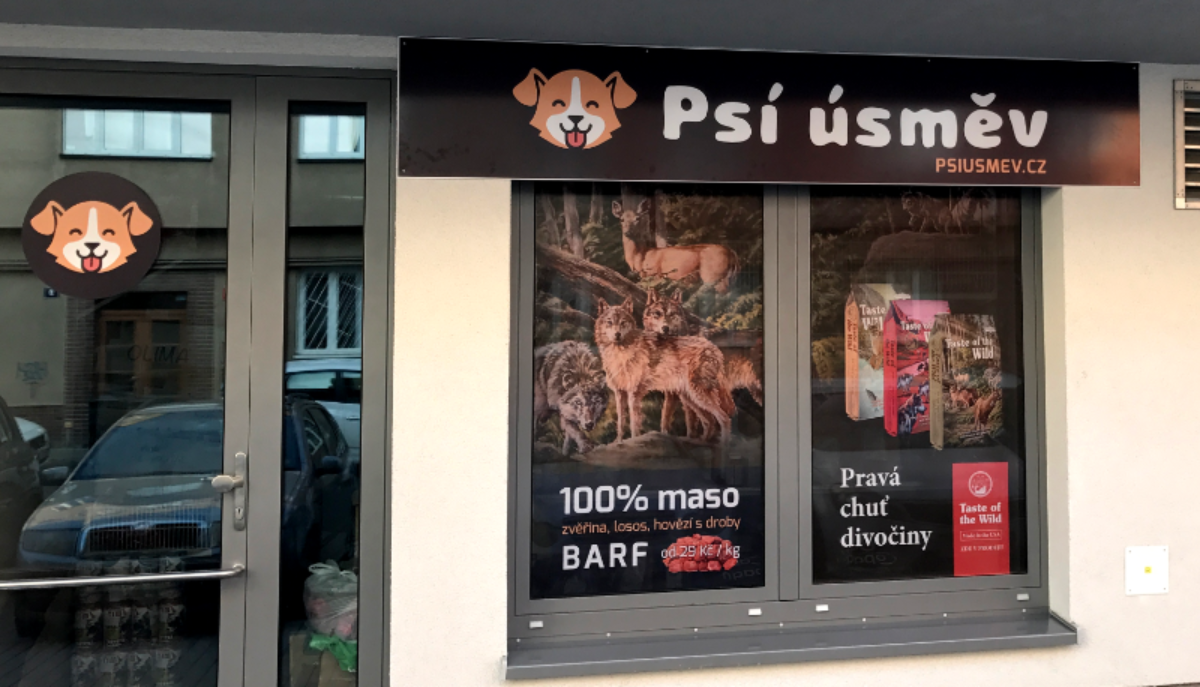 Psí úsměv otevírá prodejnu na Praze 10